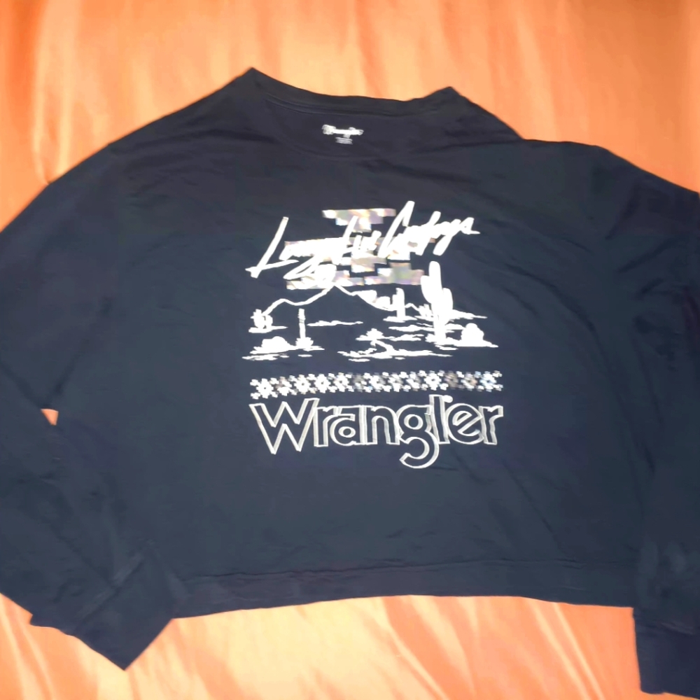 Wrangler Women's Cropped Crewneck Graphic Long Sleeve T